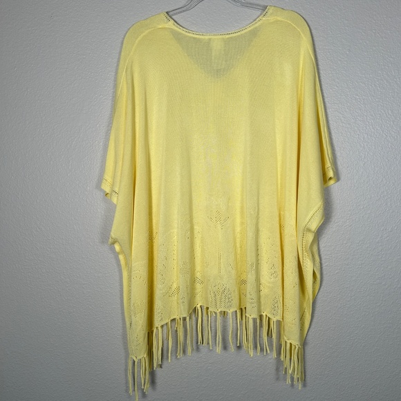 Chicos size L/XL pointelle knit fringe poncho yellow boho beachy NEW - Picture 8 of 11